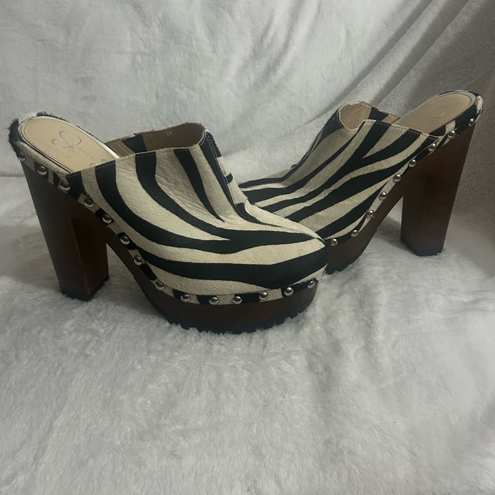 NWOT Jessica Simpson Cow Print JS-Kouren2 Women’s Platform Heels Size 10